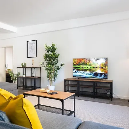 Great In Central Apartment